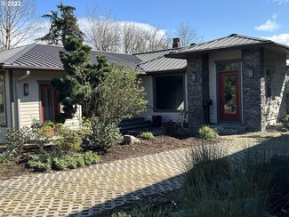 4448 SE Crystal Springs Blvd, Portland, OR 97206