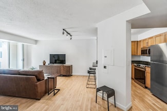 7500 Woodmont Ave, Bethesda, MD 20814
