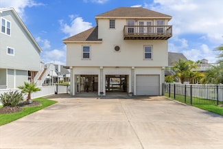 1339 Outrigger St, Galveston, TX 77554