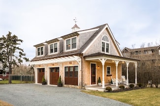 5 Ledge Rd, Newport, RI 02840