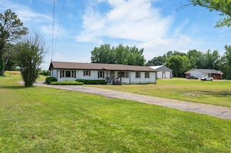 300 Buena Vista Rd, Huntingdon, TN 38344