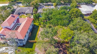 8926 Sager Dr, Houston, TX 77096