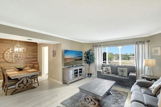 3951 Via Poinciana Unit 415, Lake Worth, FL 33467