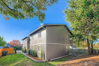 105 E 96th St, Tacoma, WA 98445