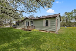 7879 N Emery Rd, New Carlisle, IN 46552