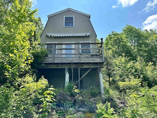 24 Knob Hill Rd, Whitefield, NH 03598