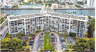 1000 Parkview Dr Unit 316, Hallandale Beach, FL 33009