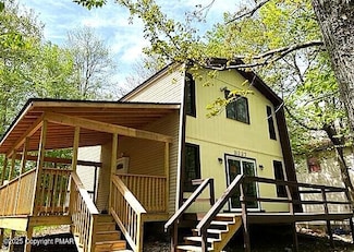 8237 Natures Dr, Tobyhanna, PA 18466