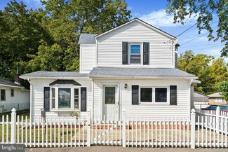 1938 Parkview Ave, Bristol, PA 19007