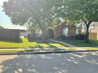 939 Clear Creek Dr, Mesquite, TX 75181