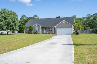 119 Quail Creek Dr, Hubert, NC 28539