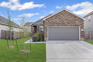 222 Summit Dr, Lockhart, TX 78644