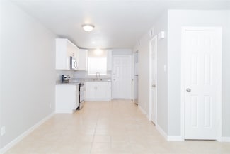 2010 N Travis St, Liberty, TX 77575