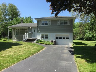 2183 Webster Dr, Schenectady, NY 12309