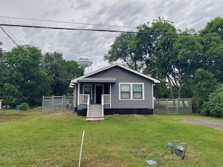2906 Sledge St, Waller, TX 77484