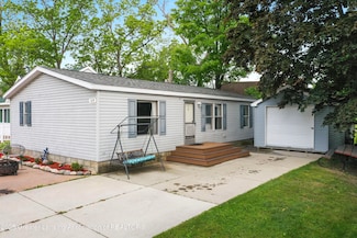 109 Cooper, Houghton Lake, MI 48629