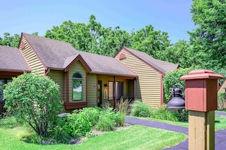 9 Oak Glen Dr, Galena, IL 61036