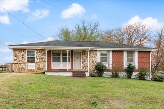 1012 Minnicks Dr, Greenbrier, TN 37073