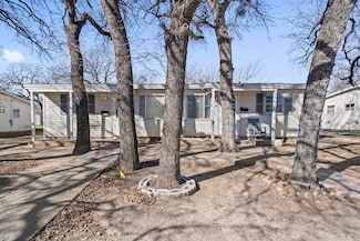2209 & 2211 Barbell Ln, Fort Worth, TX 76111