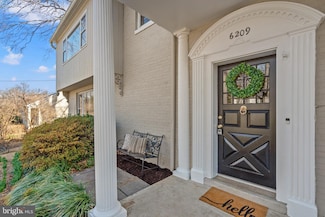 6209 Tally Ho Ln, Alexandria, VA 22307