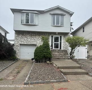 963 Sinclair Ave, Staten Island, NY 10309