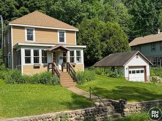 104 Old Lake Colby Rd, Saranac Lake, NY 12983