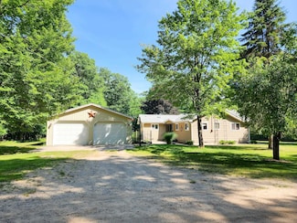 4841 Pear Way, Farwell, MI 48622