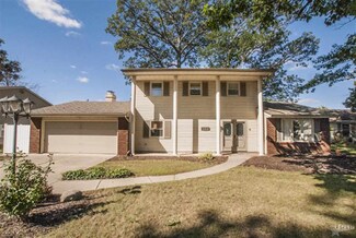 2225 Skyhawk Dr, Fort Wayne, IN 46815
