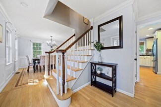 24 Staci Dr, Bridgewater, MA 02324