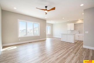 930 Kate Ave, Fremont, NE 68025