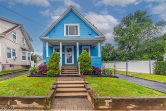 220 Victory St, Roselle, NJ 07203