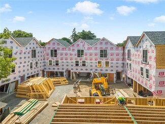 15 Nobert St Unit 2, Warren, RI 02885