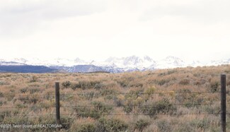 2 Binning Ranch Rd, Pinedale, WY 82941