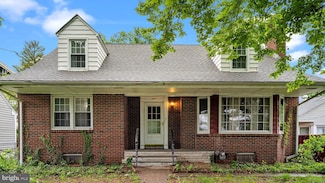 6717 Radcliffe St, Bristol, PA 19007