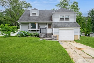 29 de Stefano Ave, Spotswood, NJ 08884