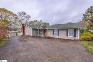 423 Coggins Shore Rd, Inman, SC 29349