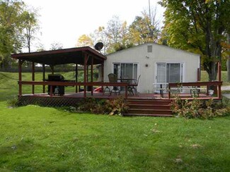 1045 E 700 S, Wolcottville, IN 46795