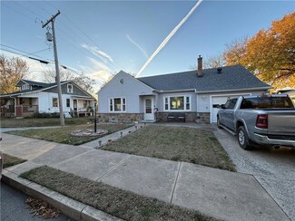 823 N 7th St, Atchison, KS 66002