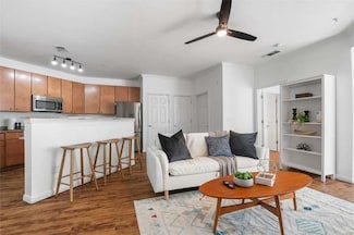 2502 Leon St Unit 311, Austin, TX 78705