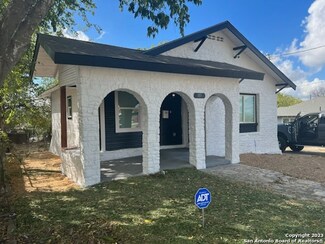 810 Dakota St, San Antonio, TX 78203