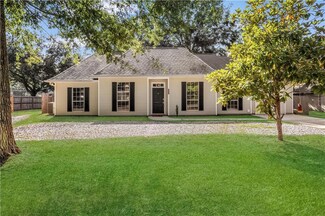 1061 Carroll St, Mandeville, LA 70448