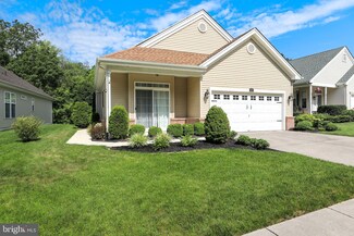 27 Huntington Dr, Southampton, NJ 08088