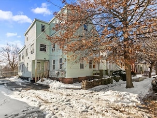 29 Huss Ct, Lynn, MA 01905