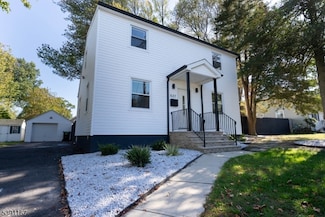 537 Prospect Ave, Laurence Harbor, NJ 08879