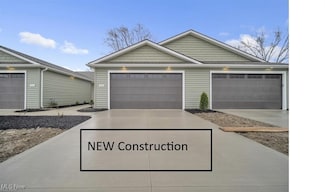 224 Alexander Dr, Elyria, OH 44035