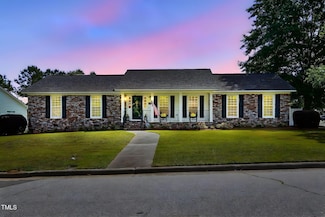 203 Marlowe Dr, Dunn, NC 28334