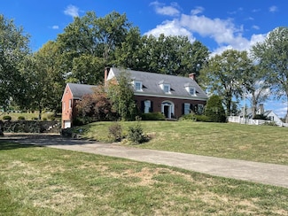 330 Edgemont Rd, Maysville, KY 41056