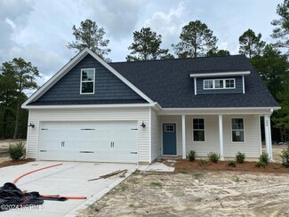 204 Cafe Prince Dr, Raeford, NC 28376