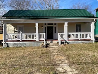 1112 S High St, Columbia, TN 38401