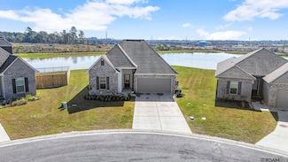 9698 Muncy Ln, Denham Springs, LA 70726
